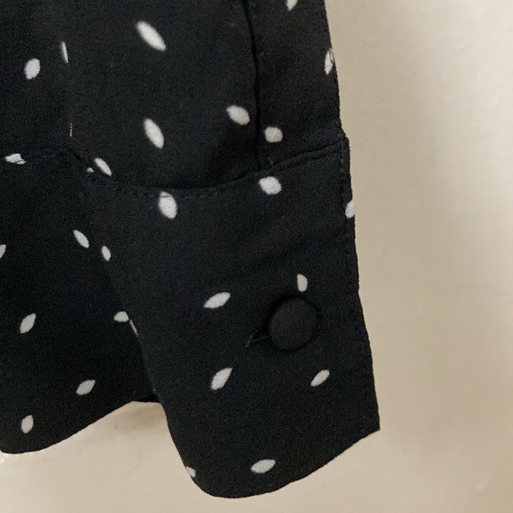 Black top - Picture 2 of 7